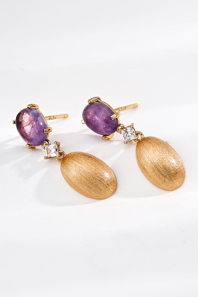 Brushed-Gold-Earrings-Detail-1
