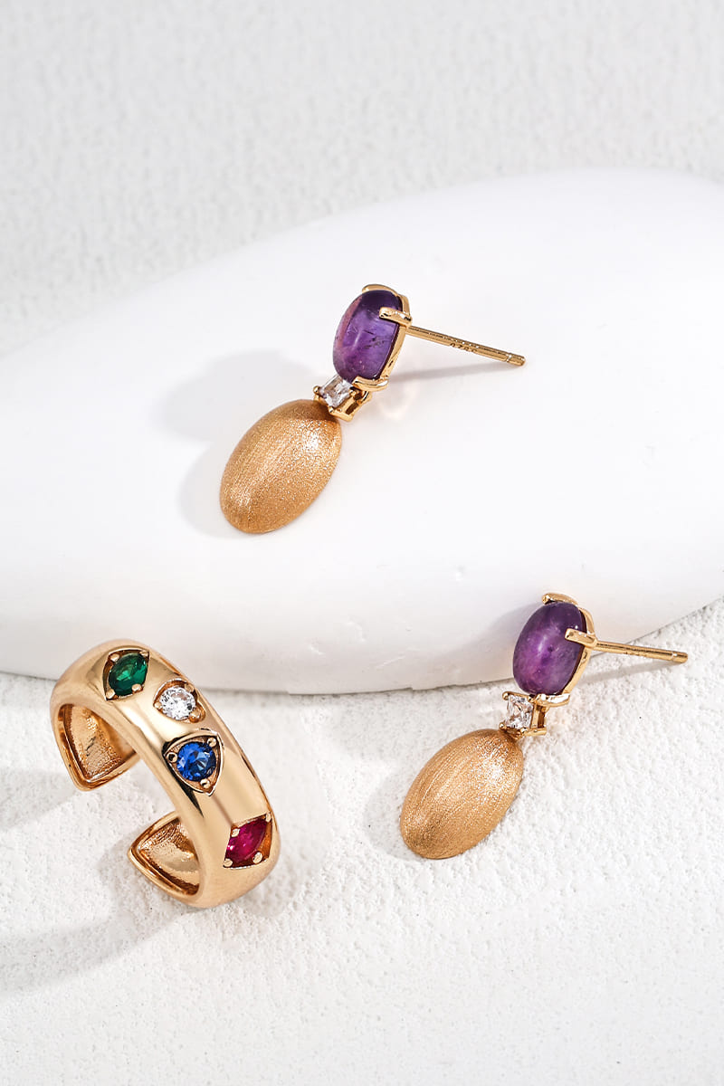 Brushed-Gold-Earrings-Detail-2