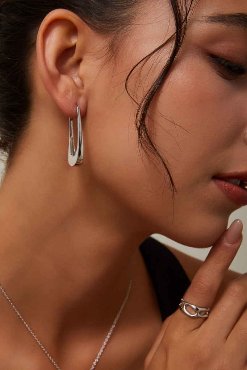 Chain-Earrings-In-Simple-Everyday-Dangle-Earrings