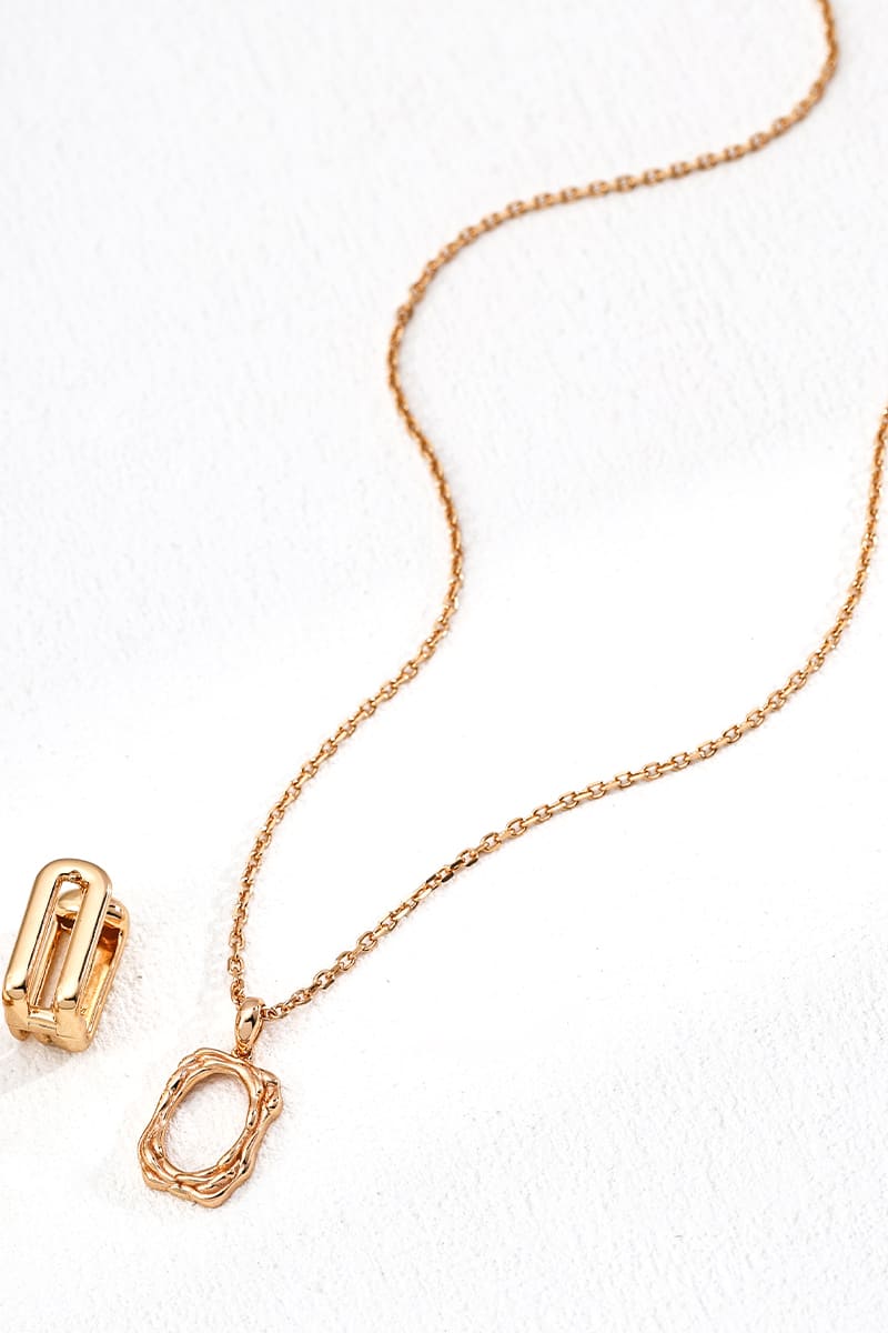 Chain-Necklace-Detail-1