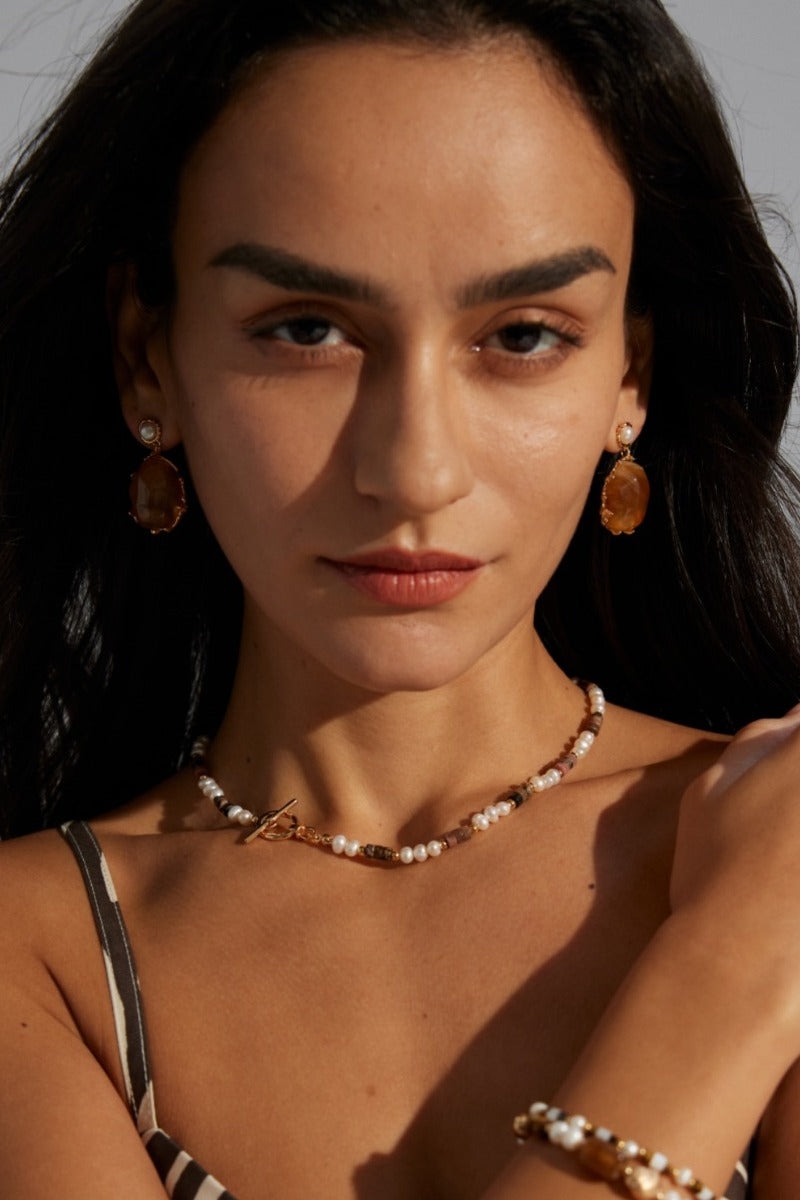 Dangles-Earrings-Wearing-Effect-2