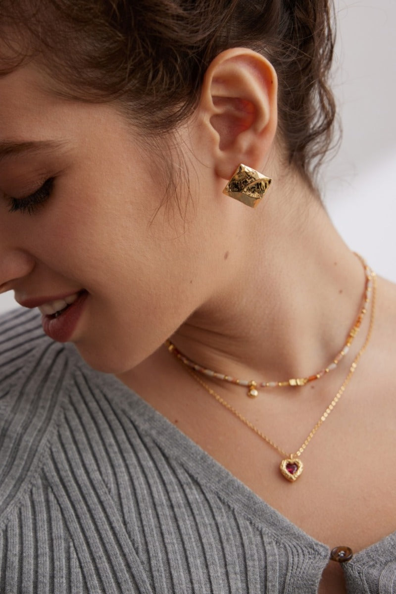 Delicate-Necklace-Wearing-Effect-2