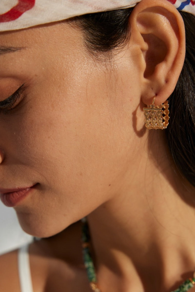 Designer-earrings-Wearing-Effect-3