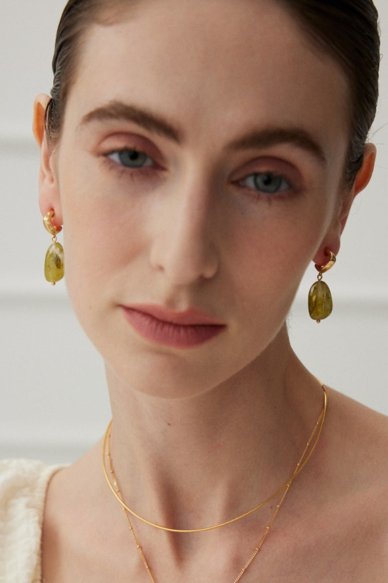 Drop-Earrings-Wearing-Effect-1