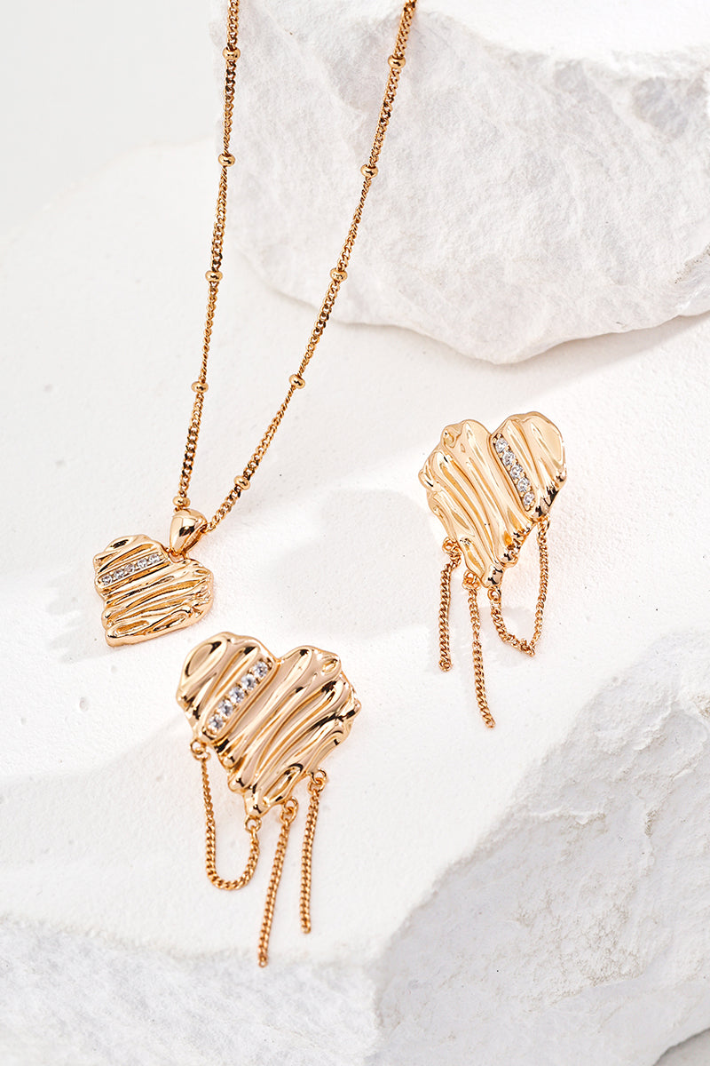Elegant-Earrings-Detail-4