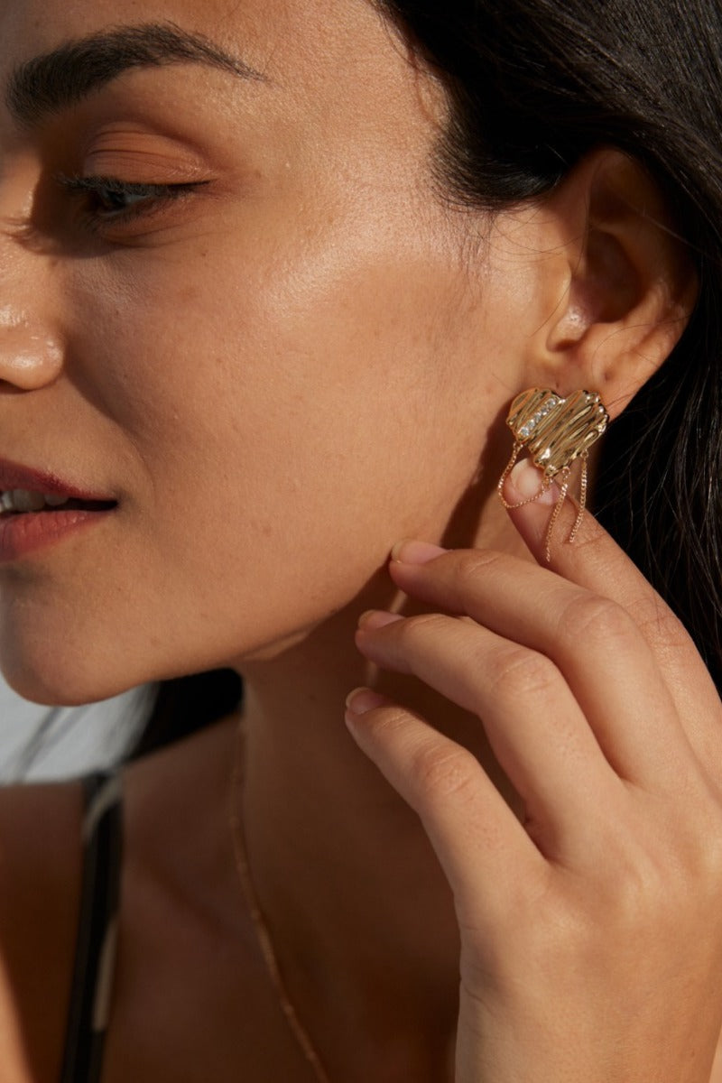 Elegant-Earrings-Wearing-Effect-1