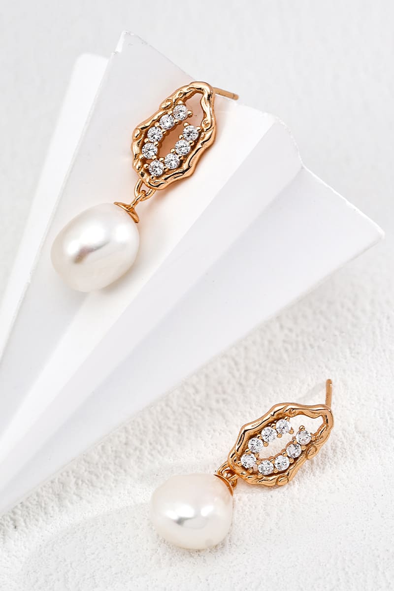 Elegant-Pearl-Earrings-Detail-1