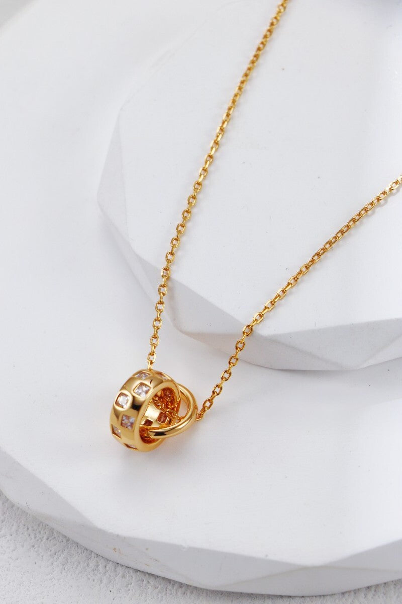 Hoop-Necklace-Gold