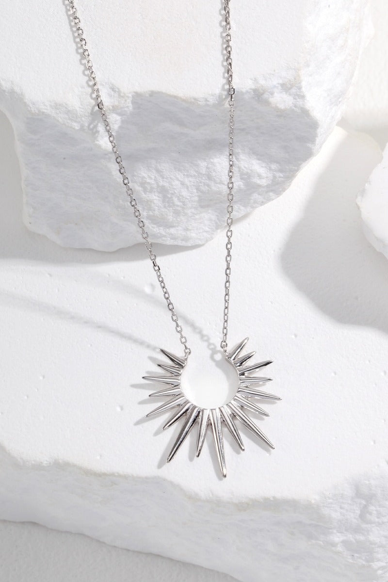 Minimalist-Necklace-Detail-1