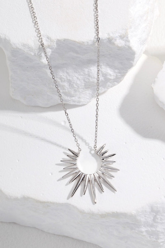 Minimalist-Necklace-Detail-1
