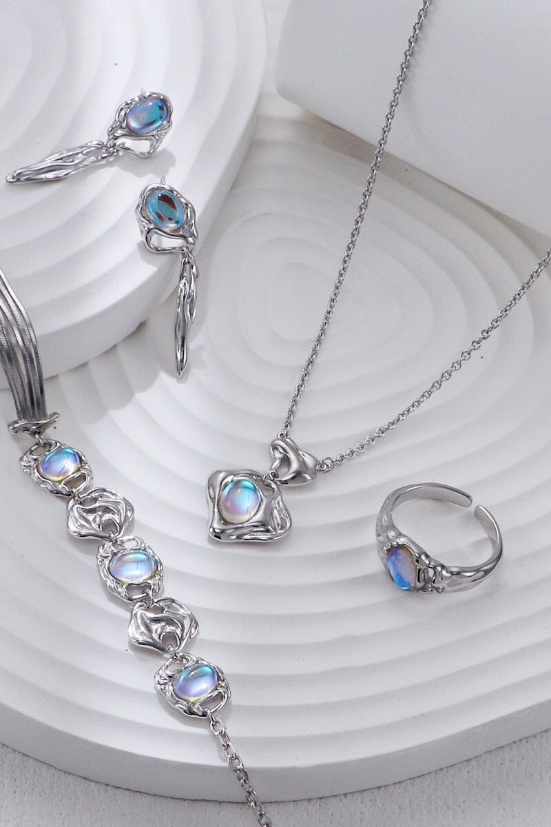Moonstone-Necklace-Detail-6
