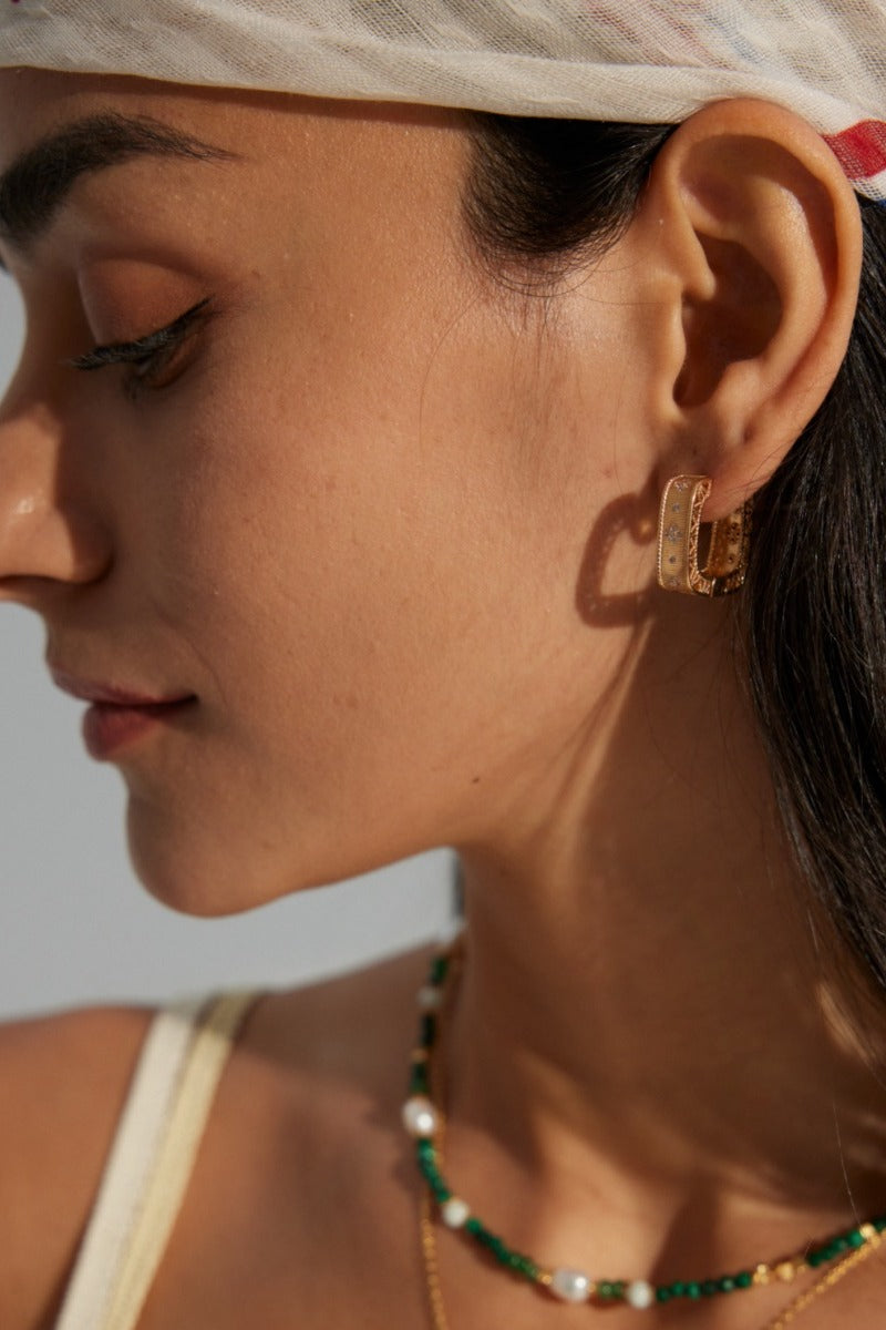 Square-Earrings-Wearing-Effect-3