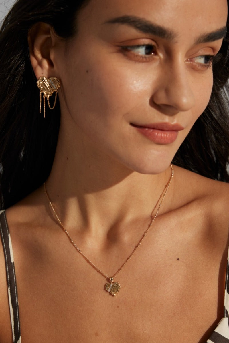 Trendy-Necklace-Wearing-Effect-2