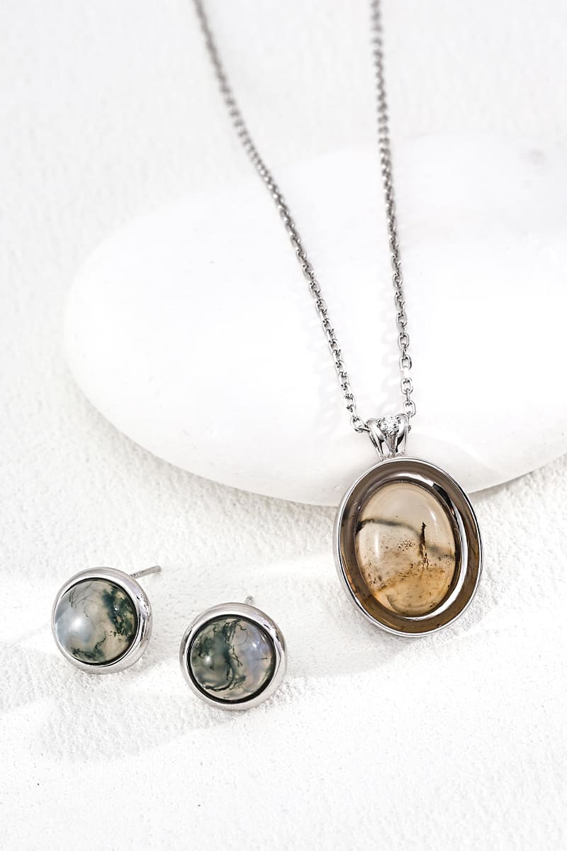 Agate-Necklace-Detail-2