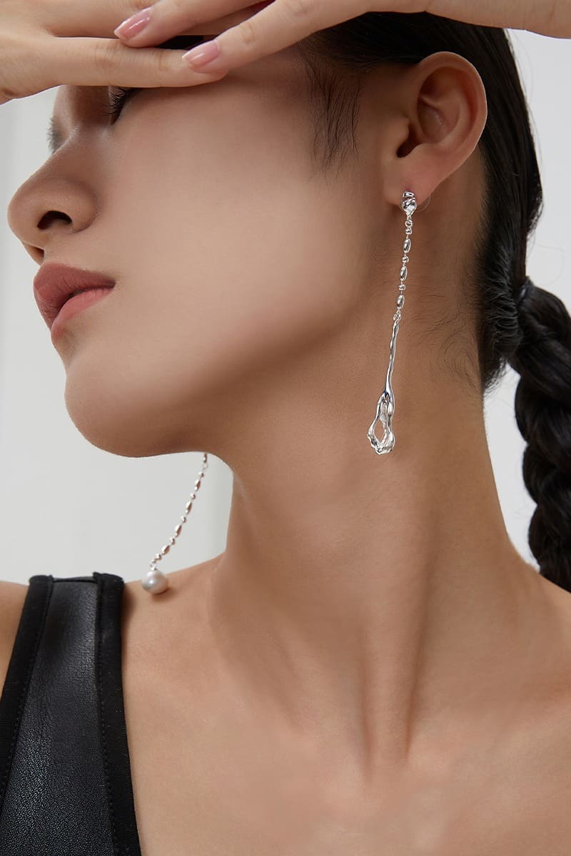 Asymmetrical-Earrings-Wearing-Effect-1