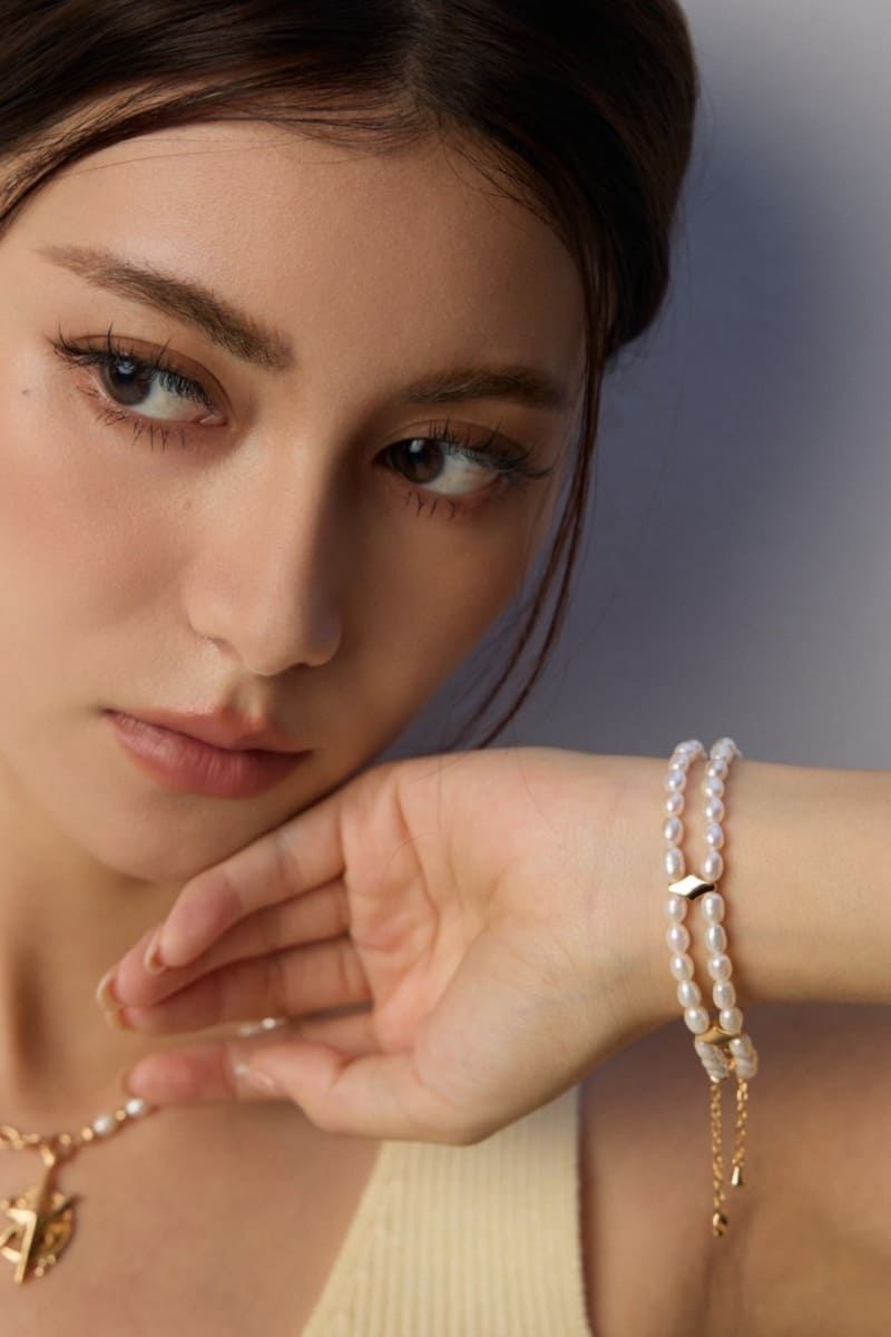 Beaded-Bracelets-For-Women-Wearing-Effect-2