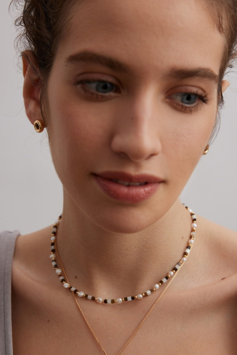 Beads-Necklace-Wearing-Effect-2