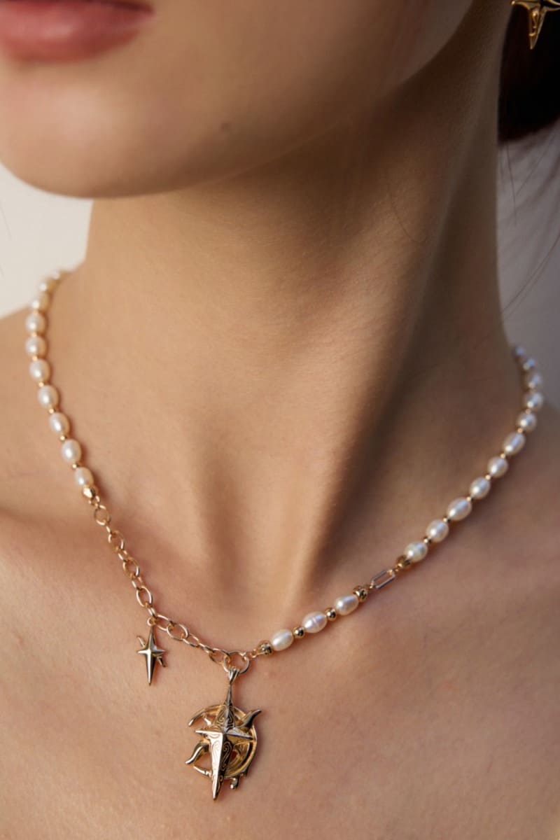 Celestial-Necklace-Wearing-Effect-1