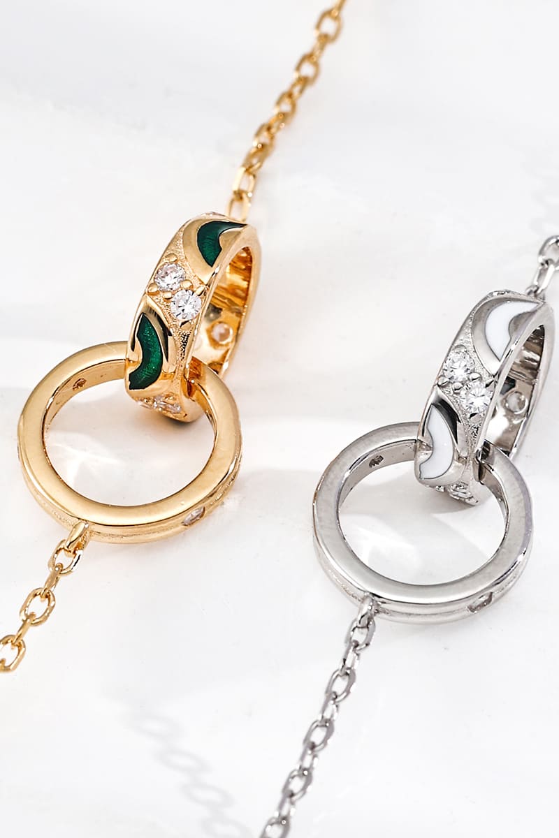 Chain-Necklace-Pendant-details