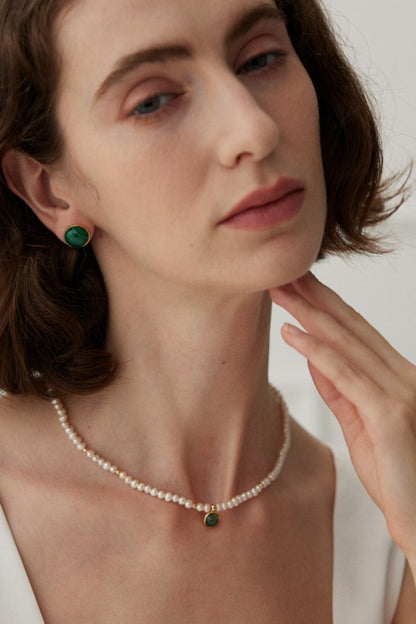 Charm-Necklace-Wearing-Effect-2