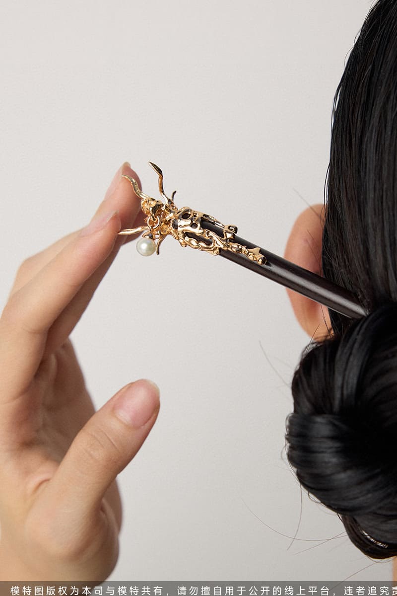 Chinese-Hairpin--Wearing-Effect-3