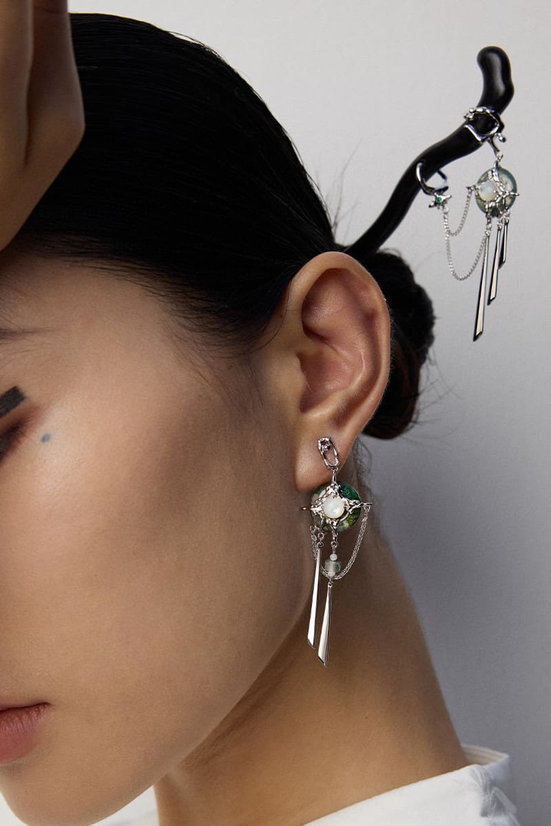 Chinese-Hairpins-Wearing-Effect-3