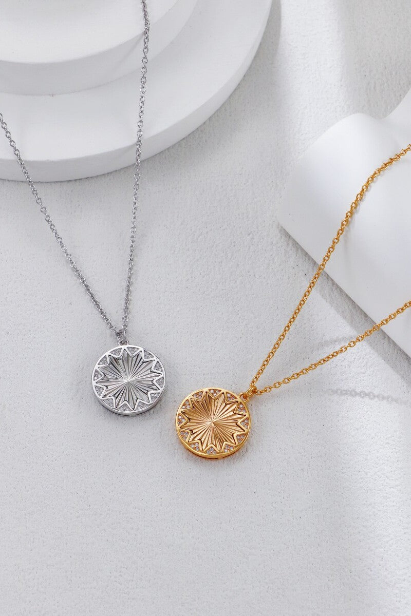 Circle-Necklace-Detail-3