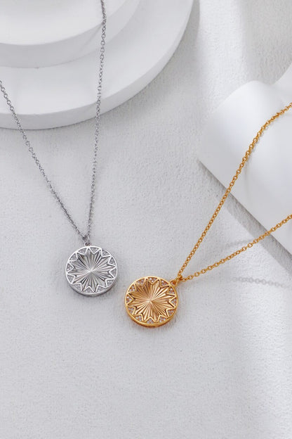 Circle-Necklace-Detail-3