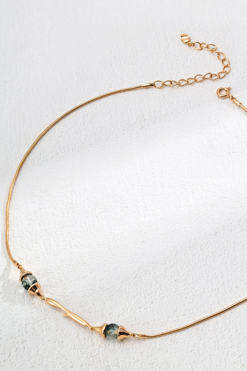 Clavicle-Necklace-Detail-1