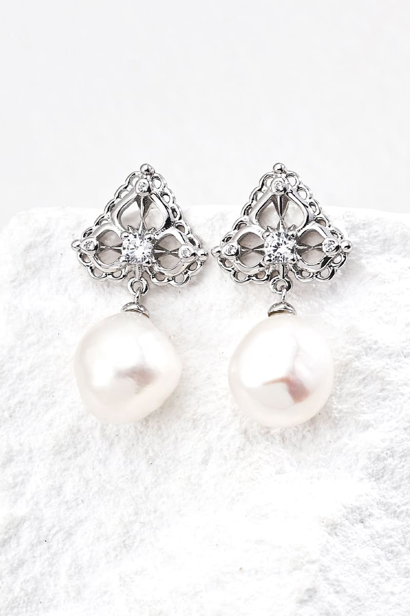 Dainty-Earrings-Detail-2