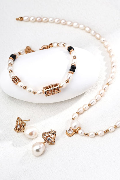 Dainty-Earrings-Detail-3