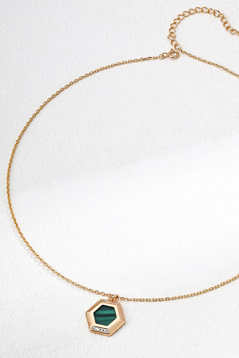 Dainty-Jewelry-Set-Detail-2