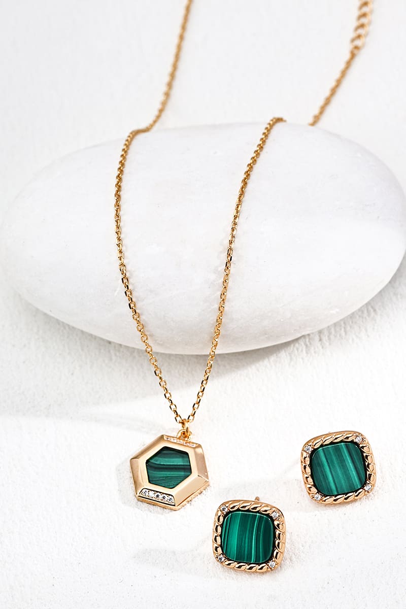 Dainty-Jewelry-Set-Detail-3