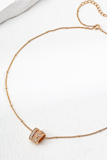 Dainty-Necklace-Detail-1