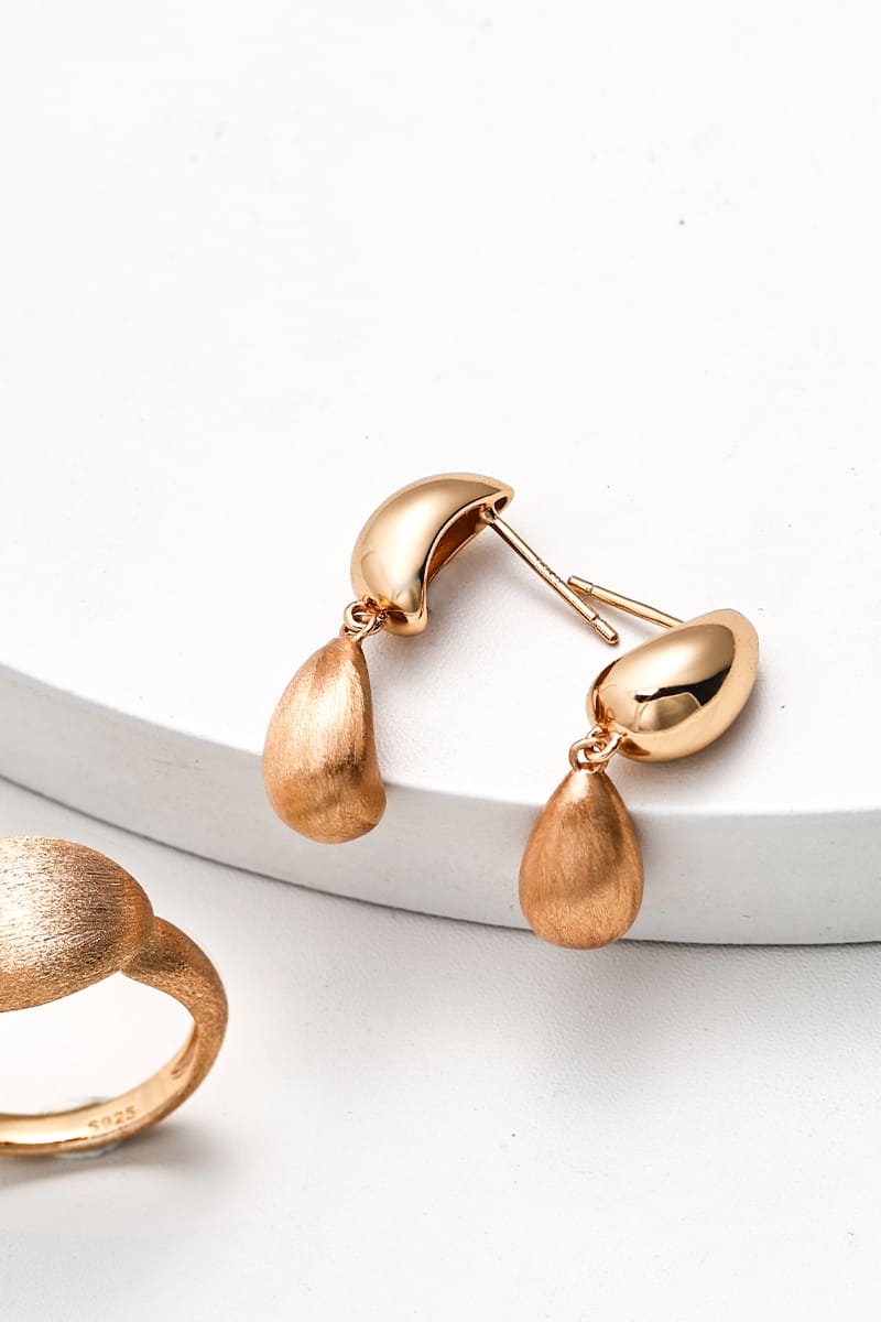 Design-Earrings-Detail-2
