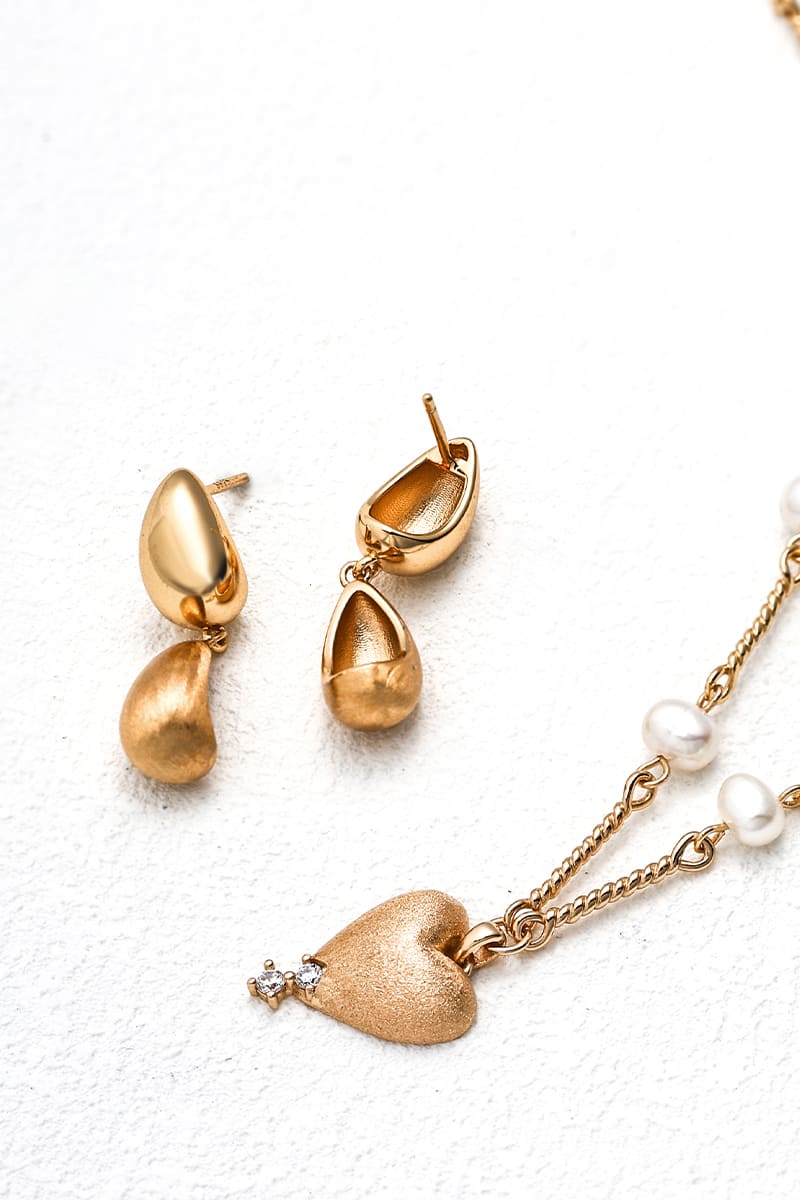Design-Earrings-Detail-3