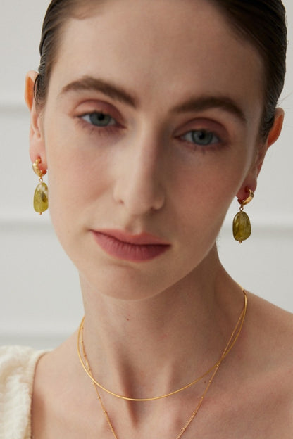 Drop-Earrings-Wearing-Effect-1
