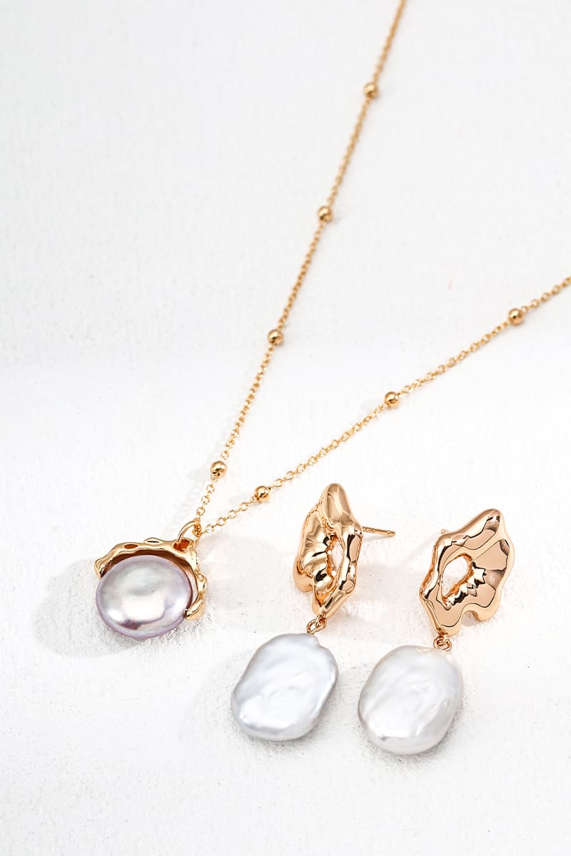 Elegant-Necklace-Detail-3