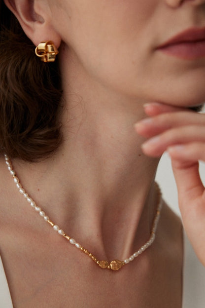Freshwater-Pearl-Necklace-Wearing-Effect-2