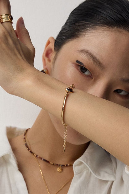 Gemstone-Bracele-Wearing-Effect-2