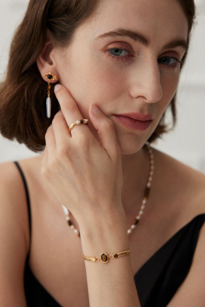 Gemstone-Bracele-Wearing-Effect-5