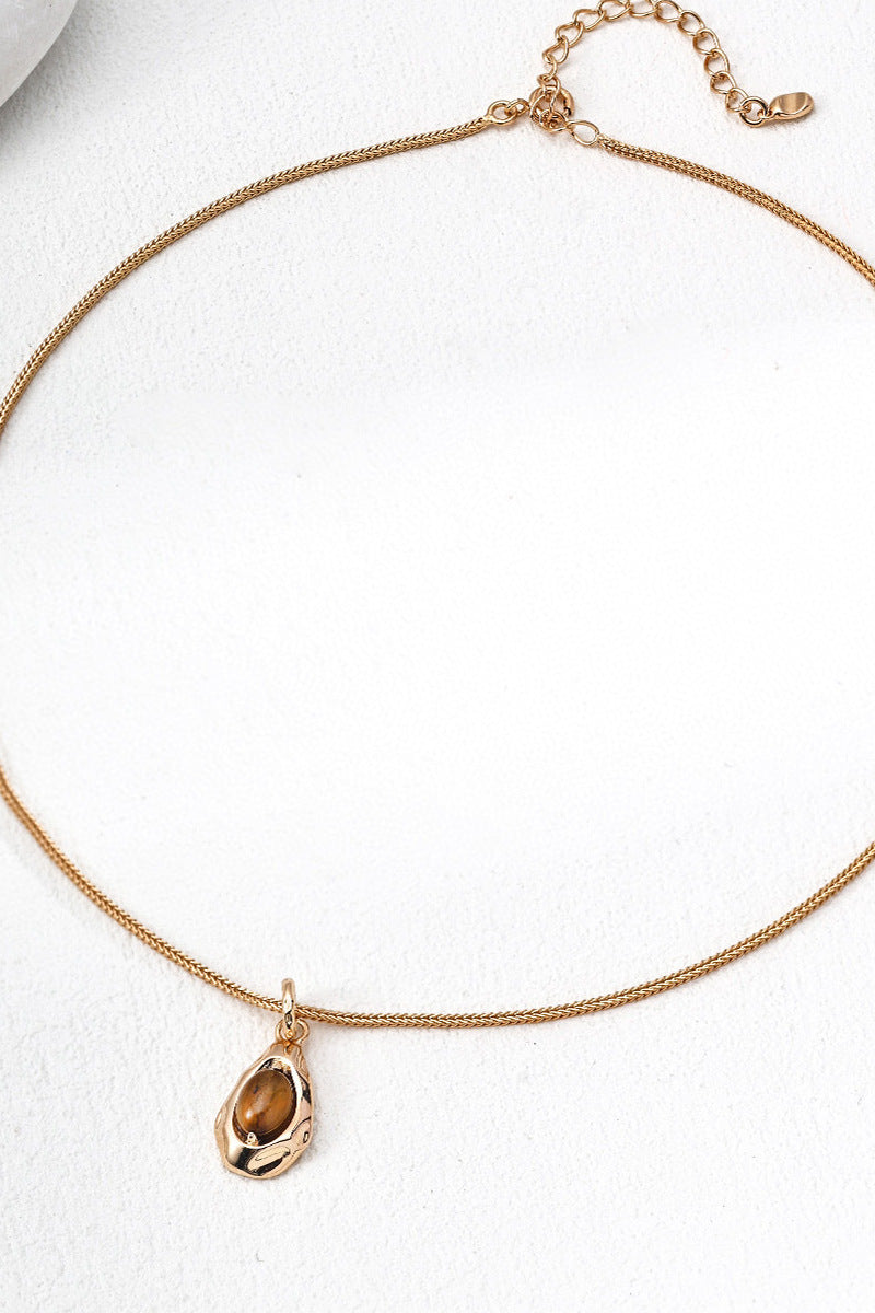 Gemstone-Necklace-Gold-Tiger-Eye-Stone
