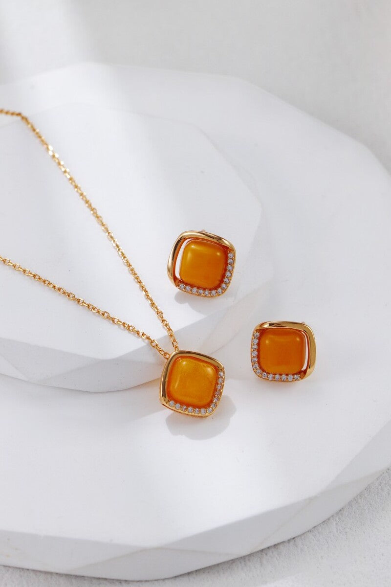Geometric-Necklace-Detail-2