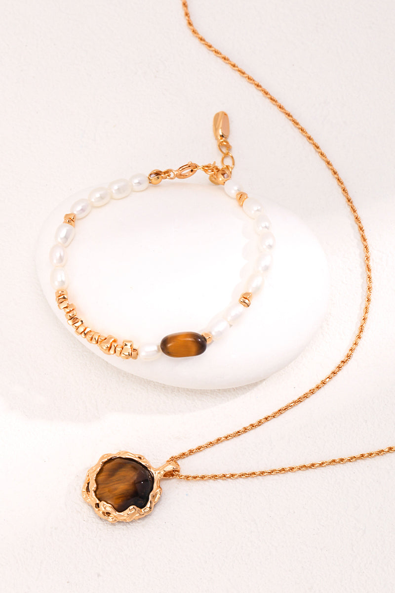 Gold-Charm-Necklace-Detail-3