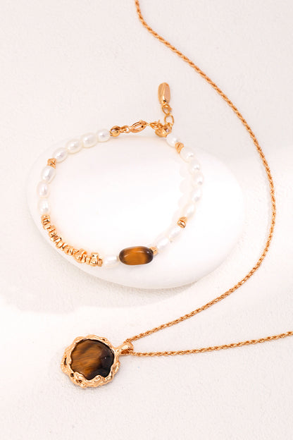 Gold-Charm-Necklace-Detail-3