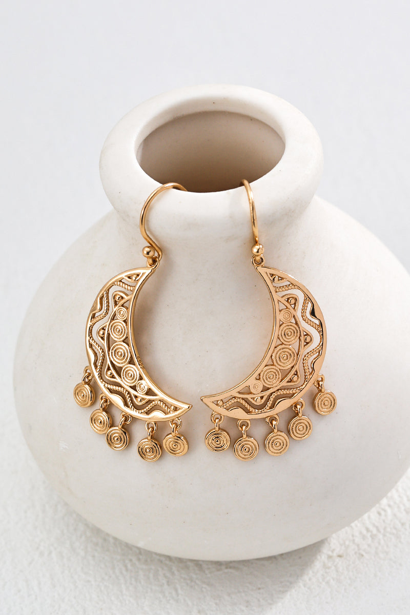 Gold-Earrings-Detail-1
