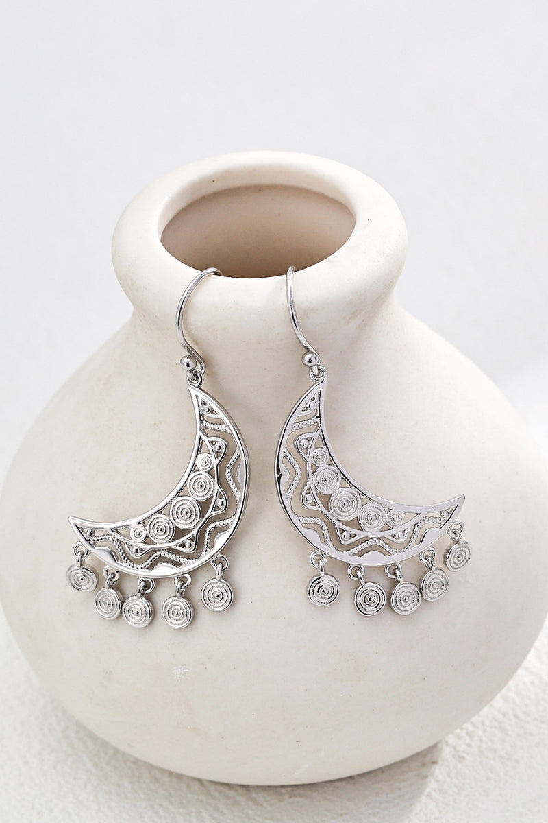 Gold-Earrings-Detail-2