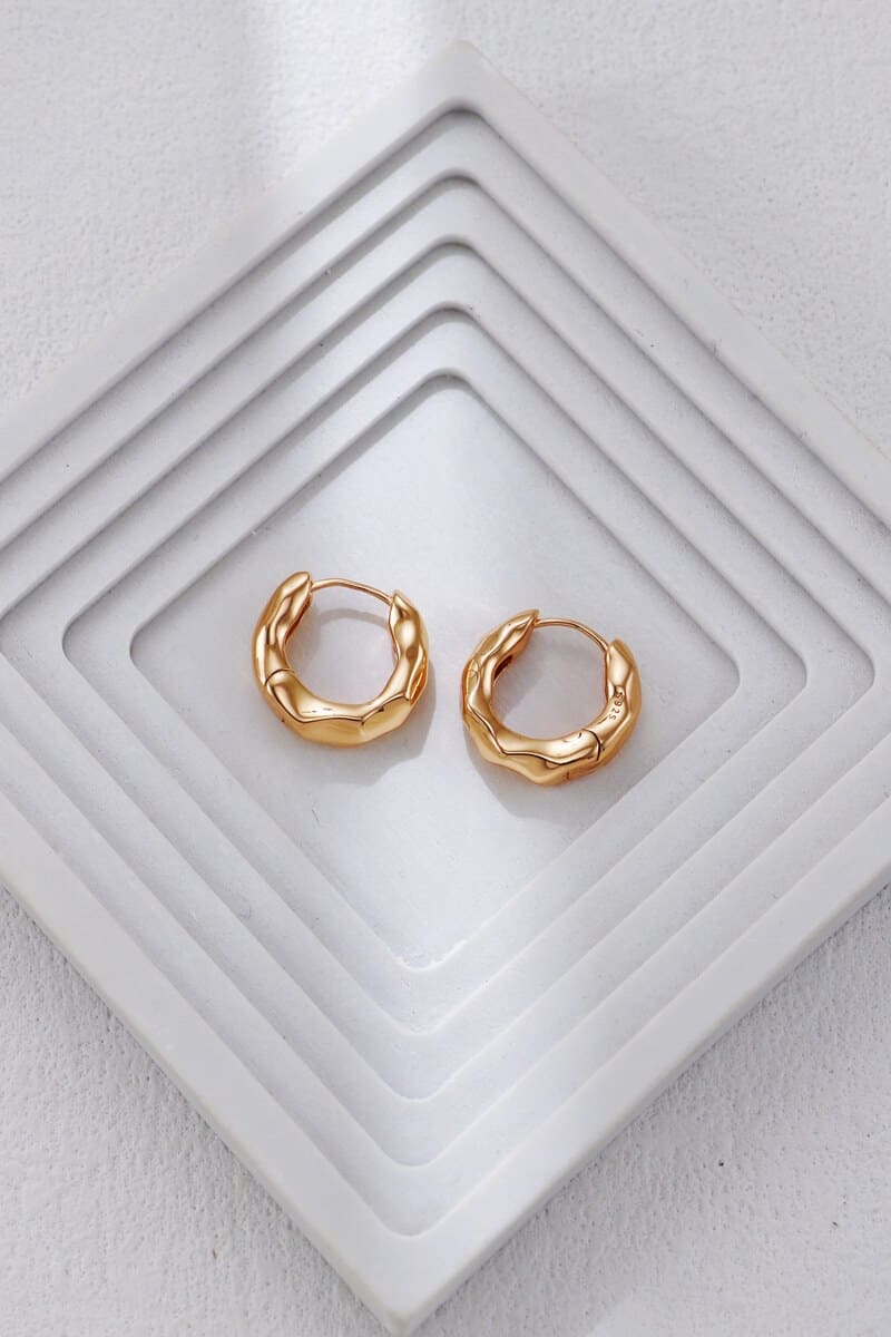 Gold-Hoop-Earrings-Detail-1