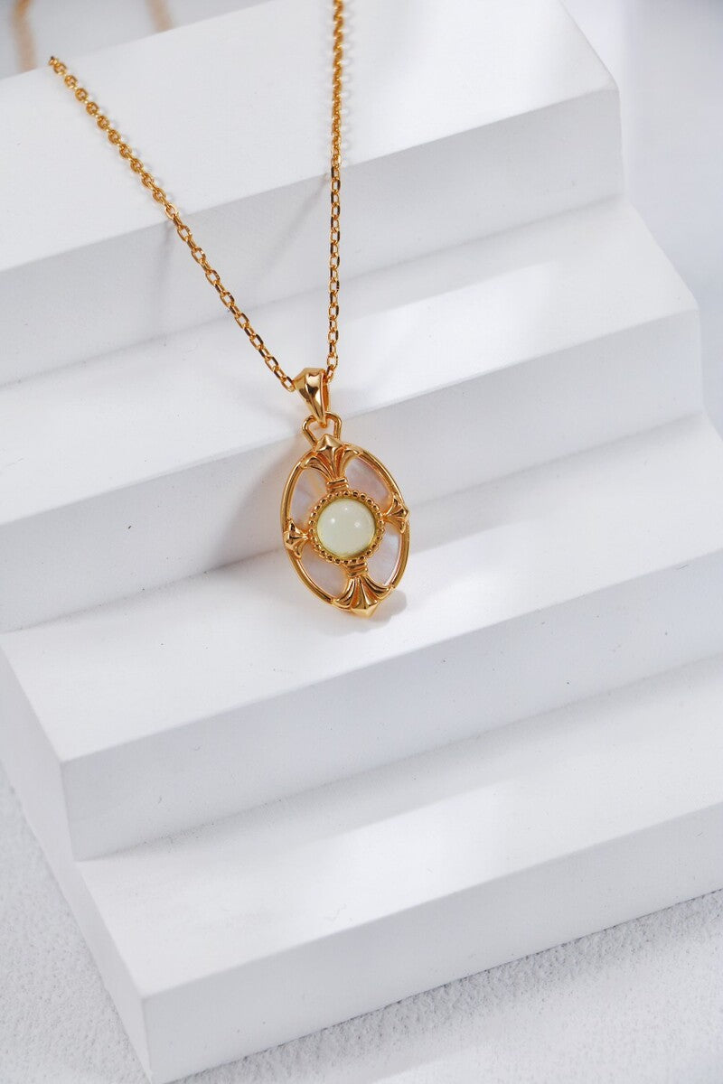 Gold-Necklace-Detail-2