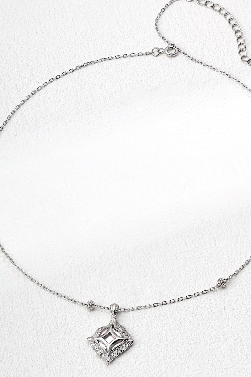 Gold-Pendant-Necklace-Detail-2